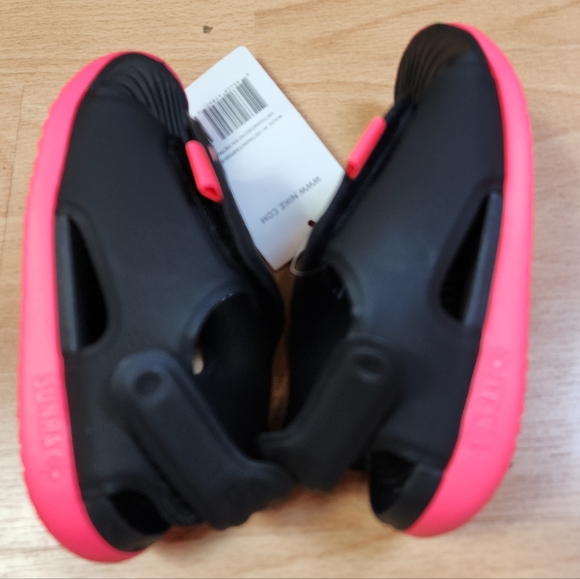 NWT Nike Sunray Adjust 5 Sandals Water Swim Shoes Black Pink Size 9 - Picture 9 of 14